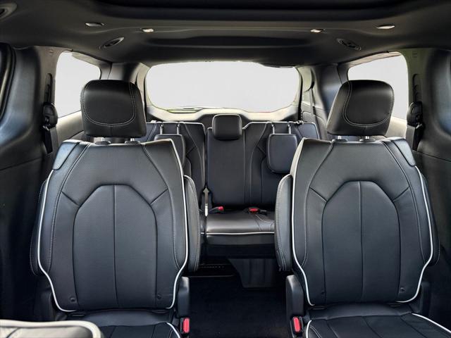 2027 Chrysler Pacifica Limited