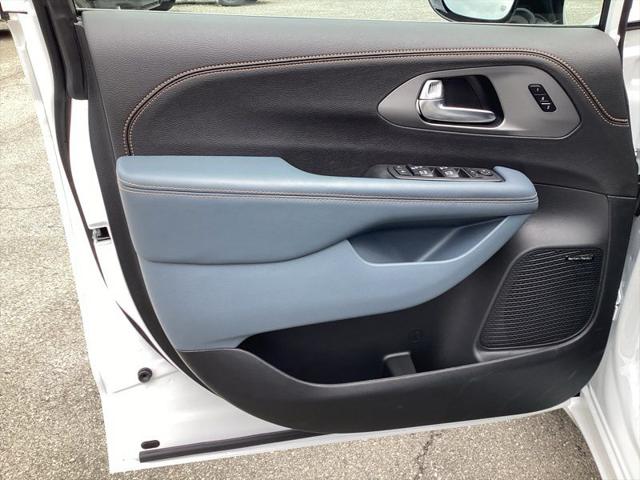 2027 Chrysler Pacifica Pinnacle