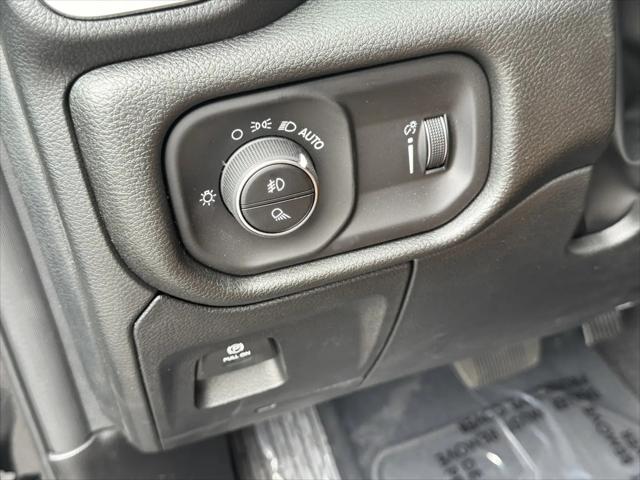 2026 Ram 1500 Express Crew Cab 4x4 57 Box