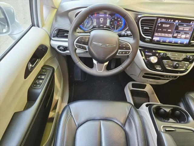2022 Chrysler Pacifica Touring L AWD
