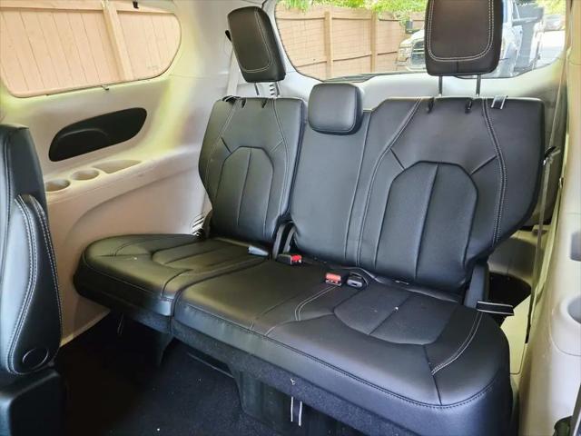 2022 Chrysler Pacifica Touring L AWD
