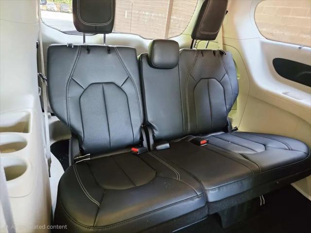 2022 Chrysler Pacifica Touring L AWD