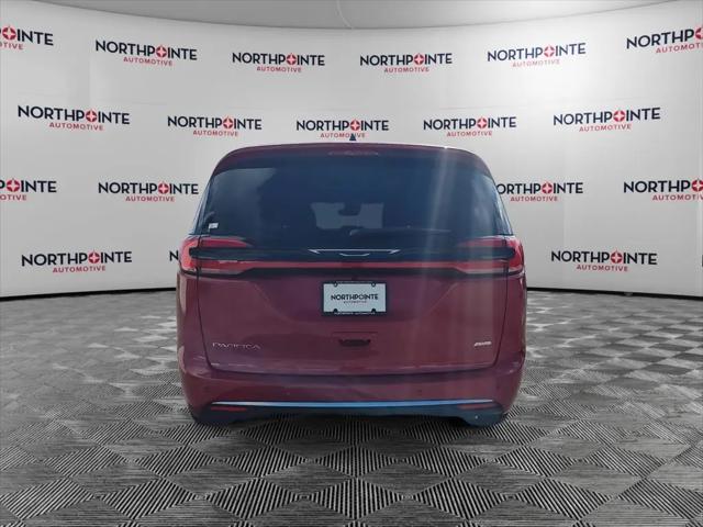 2027 Chrysler Pacifica Select