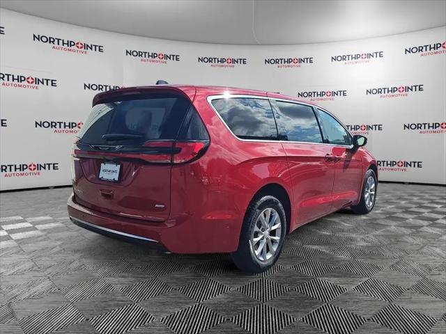 2027 Chrysler Pacifica Select