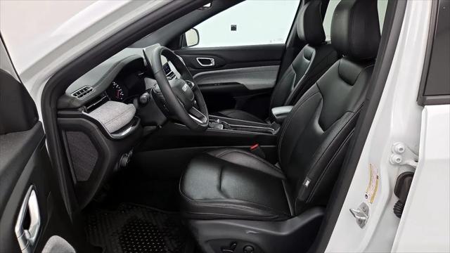 2024 Jeep Compass Latitude Lux FWD