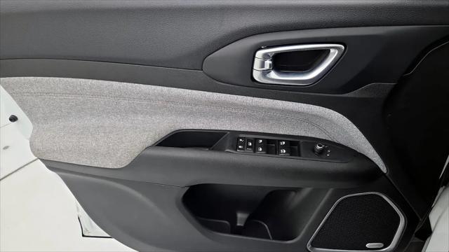 2024 Jeep Compass Latitude Lux FWD