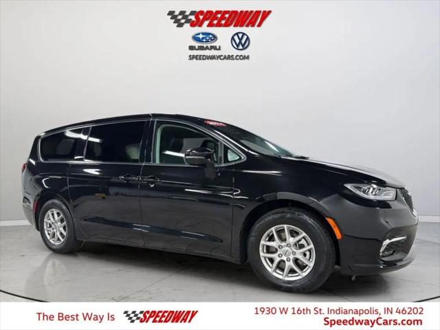 2024 Chrysler Pacifica Touring L for sale in Indianapolis, IN