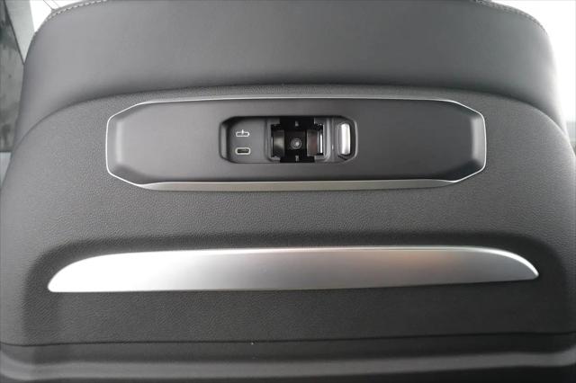 2027 BMW X7 M60i