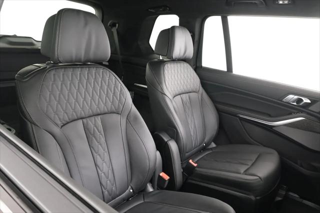 2027 BMW X7 M60i