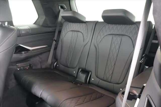 2027 BMW X7 M60i