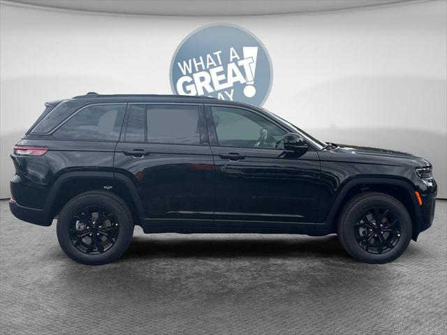 2026 Jeep Grand Cherokee GRAND CHEROKEE LAREDO ALTITUDE 4X4 2026 Jeep Grand Cherokee GRAND CHEROKEE LAREDO ALTITUDE 4X4