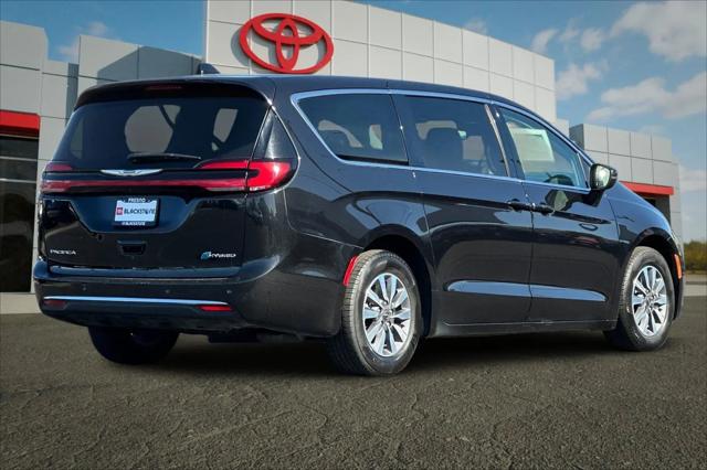 2023 Chrysler Pacifica Hybrid Touring L