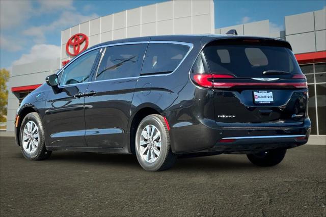 2023 Chrysler Pacifica Hybrid Touring L