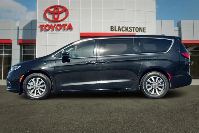 2023 Chrysler Pacifica Hybrid Touring L