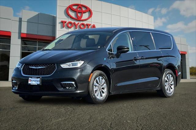 2023 Chrysler Pacifica Hybrid Touring L