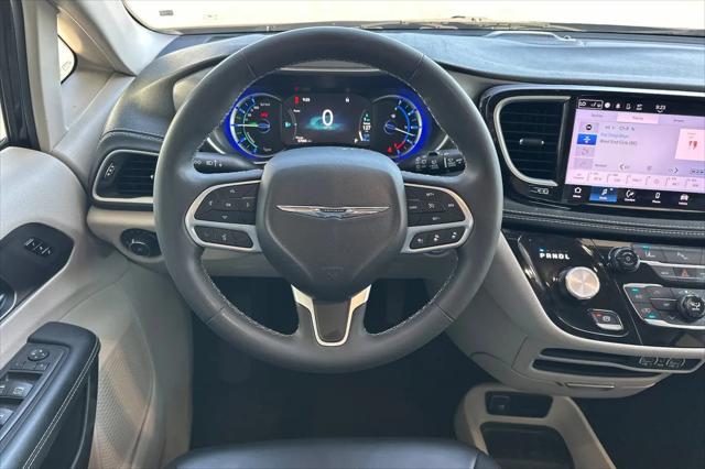2023 Chrysler Pacifica Hybrid Touring L