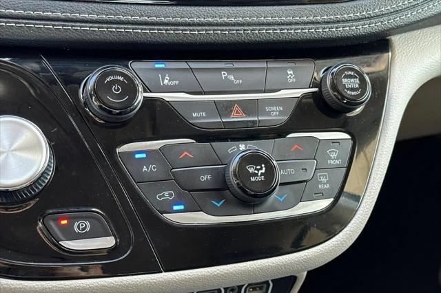 2023 Chrysler Pacifica Hybrid Touring L