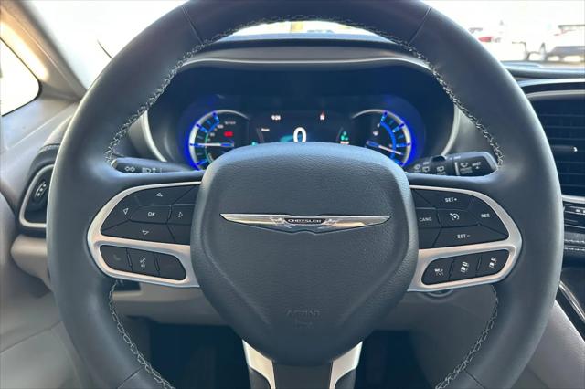 2023 Chrysler Pacifica Hybrid Touring L