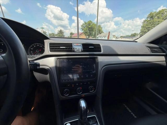 2015 Volkswagen Passat 1.8T Limited Edition
