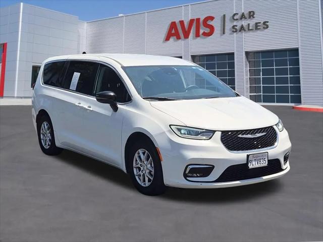 2024 Chrysler Pacifica Touring L