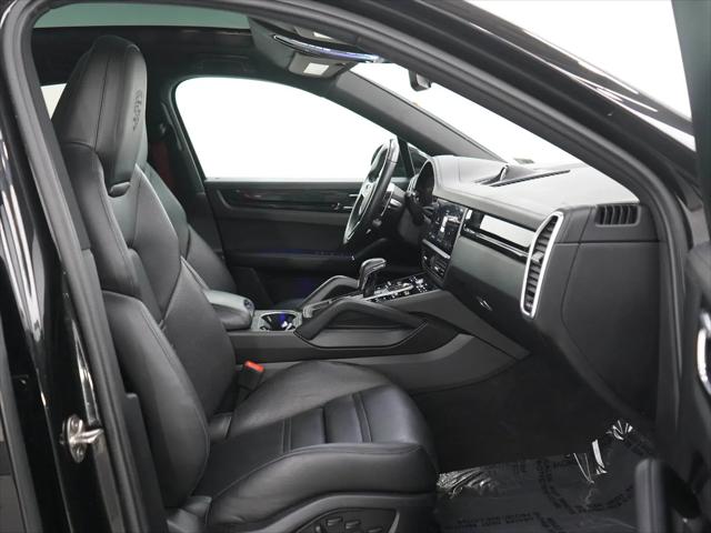 2023 Porsche Cayenne Platinum Edition