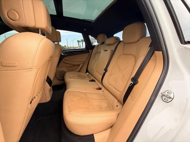 2018 Porsche Macan Macan