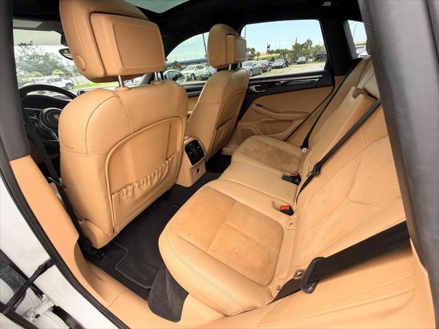 2018 Porsche Macan Macan