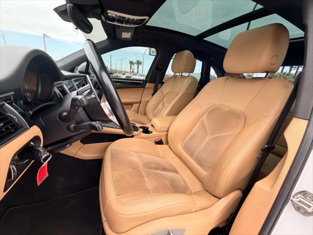 2018 Porsche Macan Macan