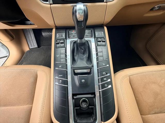 2018 Porsche Macan Macan