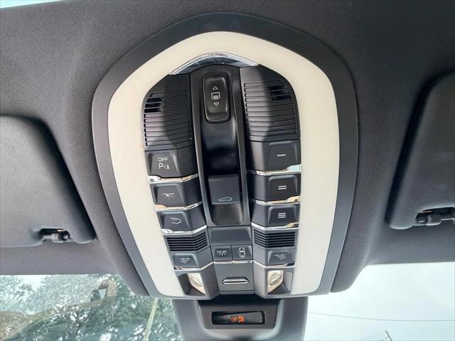 2018 Porsche Macan Macan
