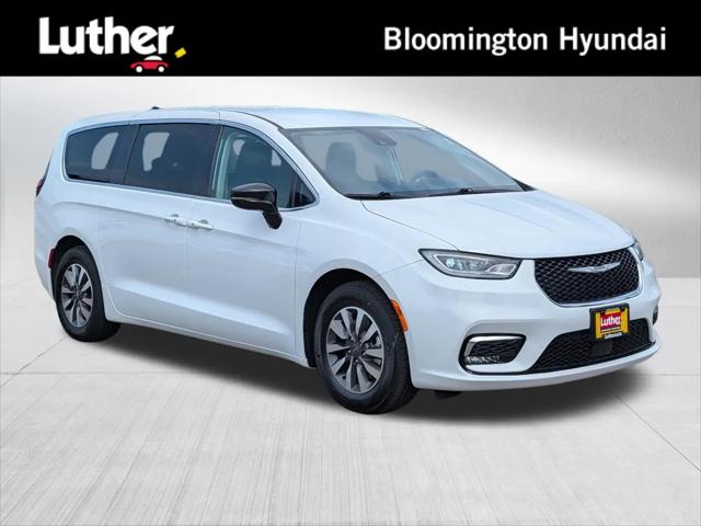 2024 Chrysler Pacifica Hybrid Select for sale in Bloomington, MN