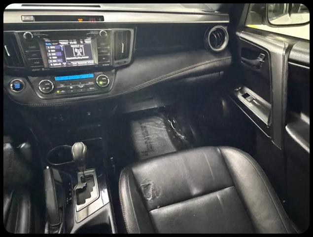 2017 Toyota RAV4 SE