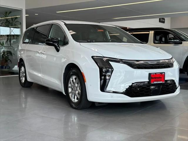 2027 Chrysler Pacifica Select