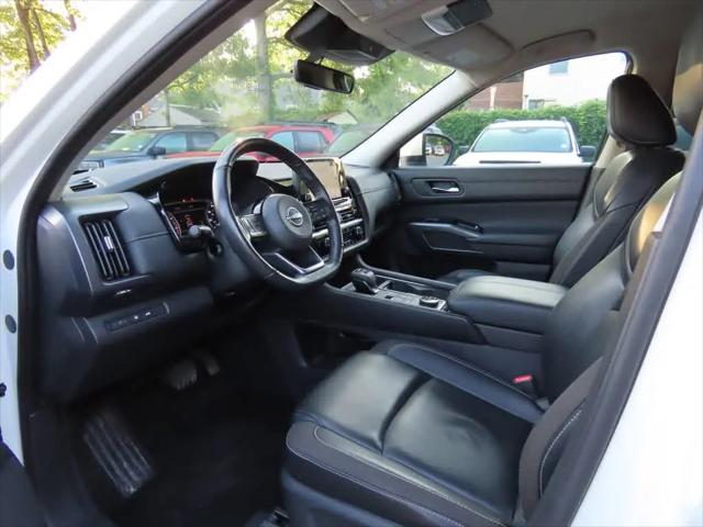 2024 Nissan Pathfinder SL 4WD
