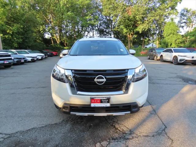 2024 Nissan Pathfinder SL 4WD