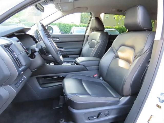 2024 Nissan Pathfinder SL 4WD