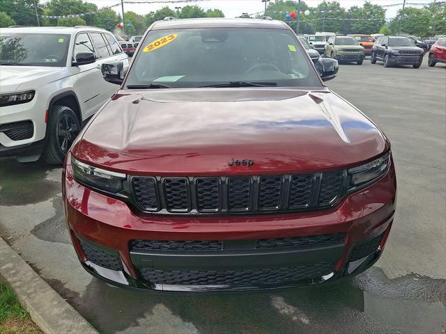 2023 Jeep Grand Cherokee L Altitude 4x4 2023 Jeep Grand Cherokee L Altitude 4x4
