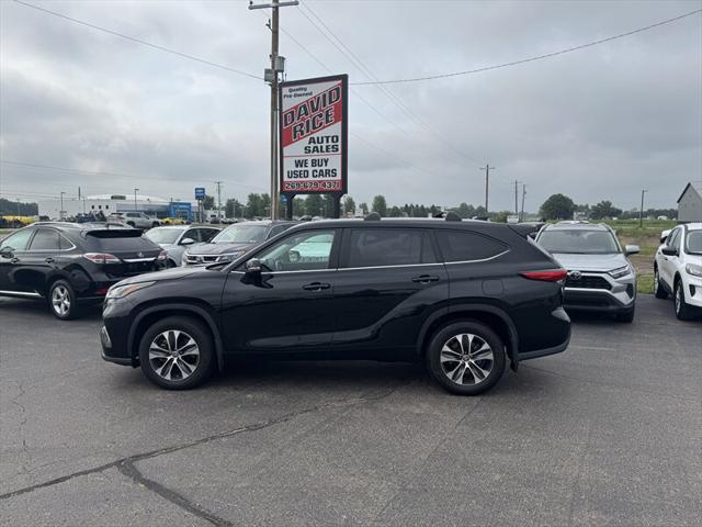 2022 Toyota Highlander XLE for sale in Schoolcraft, MI
