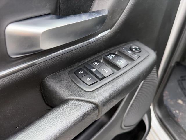 2019 Ram 1500 Big Horn/Lone Star Crew Cab 4x4 57 Box