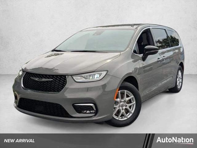 2025 Chrysler Pacifica Select for sale in Orlando, FL