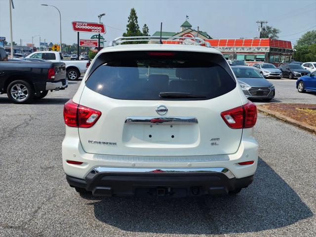 2017 Nissan Pathfinder SL