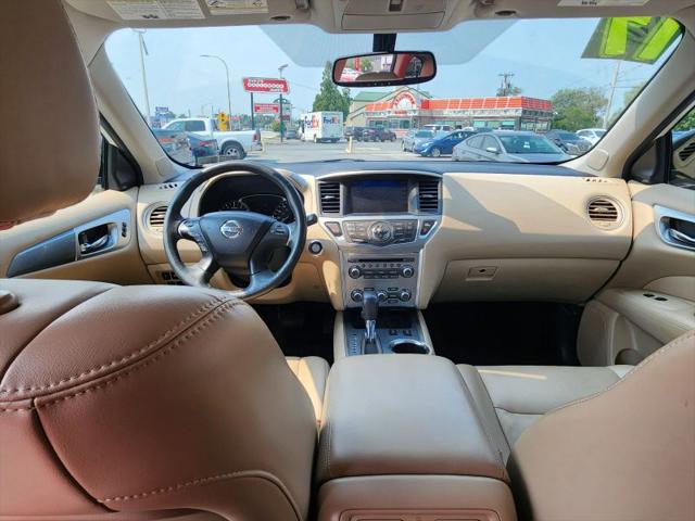 2017 Nissan Pathfinder SL
