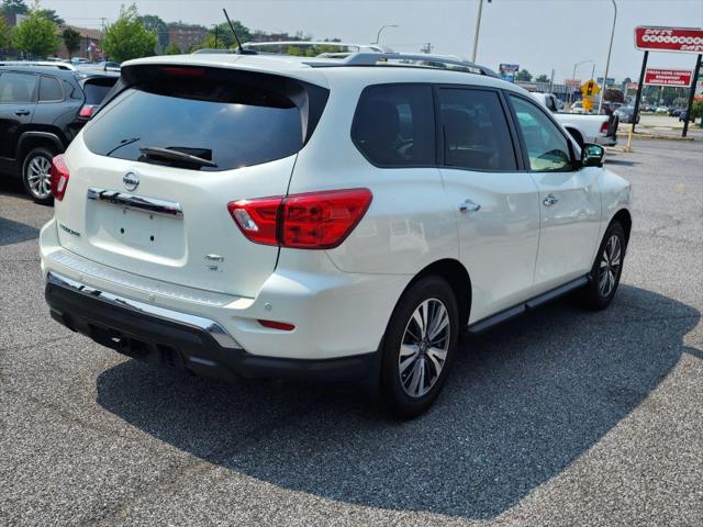 2017 Nissan Pathfinder SL