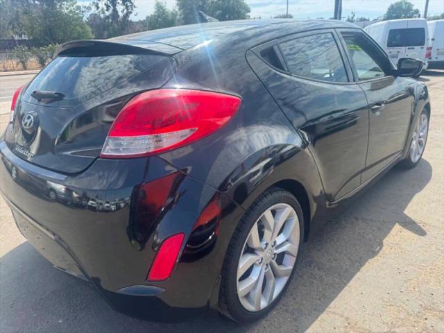 2013 Hyundai Veloster Base w/Black