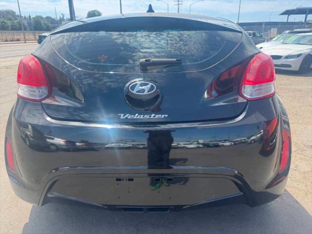2013 Hyundai Veloster Base w/Black