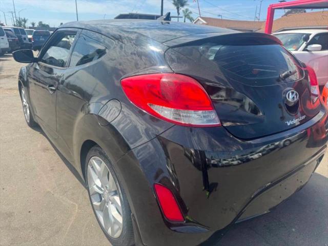 2013 Hyundai Veloster Base w/Black