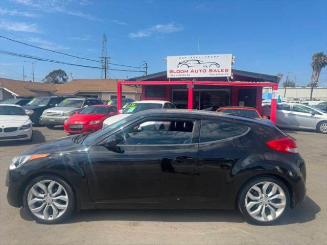 2013 Hyundai Veloster Base w/Black