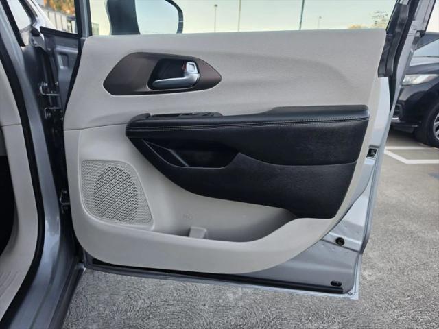 2021 Chrysler Voyager LXI