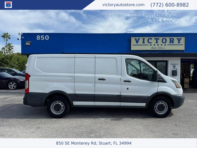 2017 Ford Transit w/60/40 Side Door w/RWB