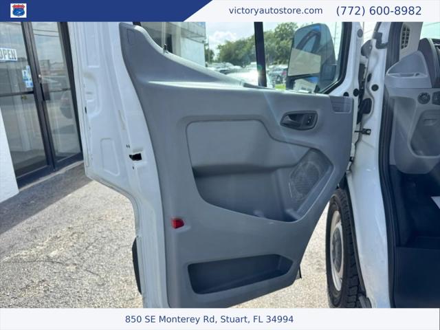 2017 Ford Transit w/60/40 Side Door w/RWB